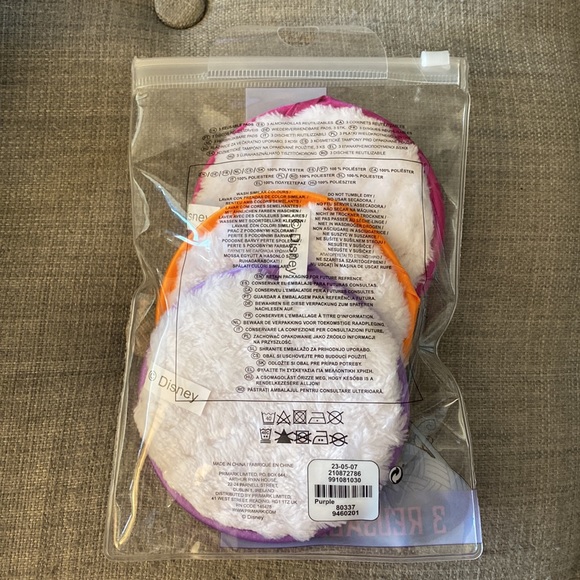 Reusable Cleansing Pads: The Nightmare Before Christmas - Picture 2 of 5